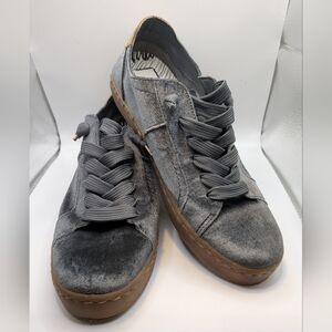 Stylish Gray Suede Women's Sneakers Size 9